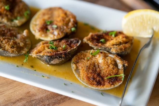 Baked Clams (8 Pieces).