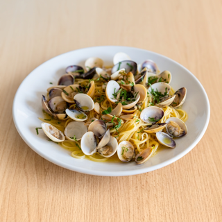 Linguine con Vongole Bianco